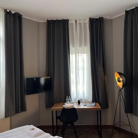 Restaurant Zum Lowen Hotel 2*