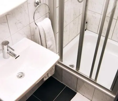 Szálloda Restaurant Zum Loewen 2*